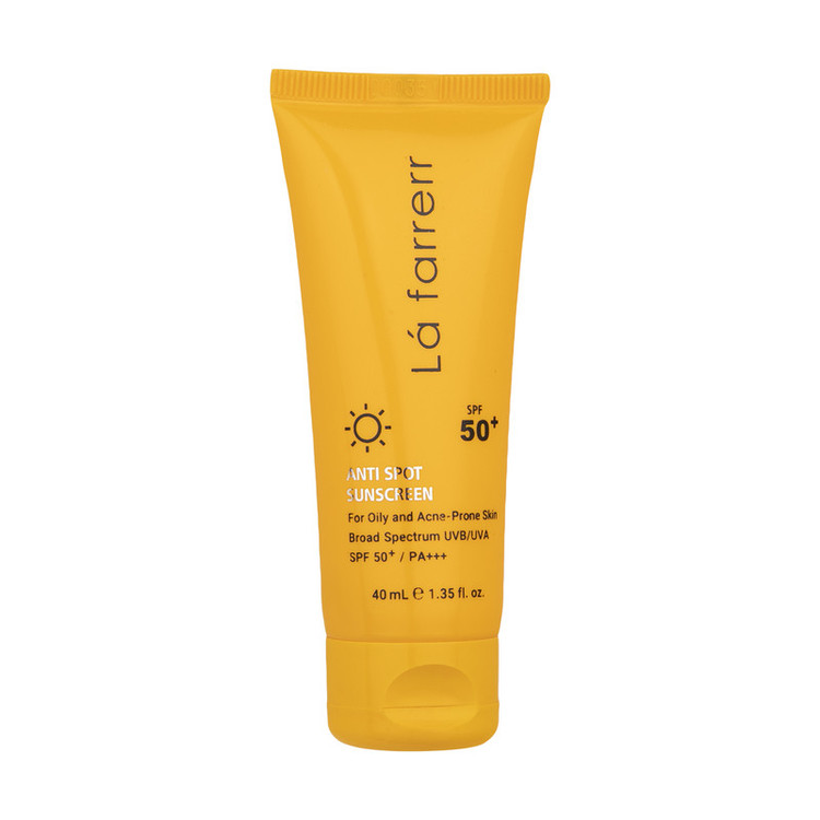 کرم ضد آفتاب بدون رنگ لافارر، مدل SPF50، مناسب پوست چرب و مستعد آکنه و حجم 40 میلیلیتر، محافظت کننده در برابر اشعه UVAو UVB، فاقد چربی، ضد حساسیت، غیر کومدونزا، +++PA، ضد لک، جوش و آکنه، تنظیم کننده ترشح چربی، با ماندگاری 2 ساعته